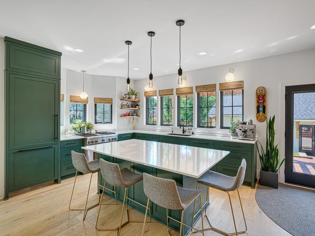 Saint Paul, Minnesota, 55116, United States, 4 Bedrooms Bedrooms, ,4 BathroomsBathrooms,Residential,Active,2052038