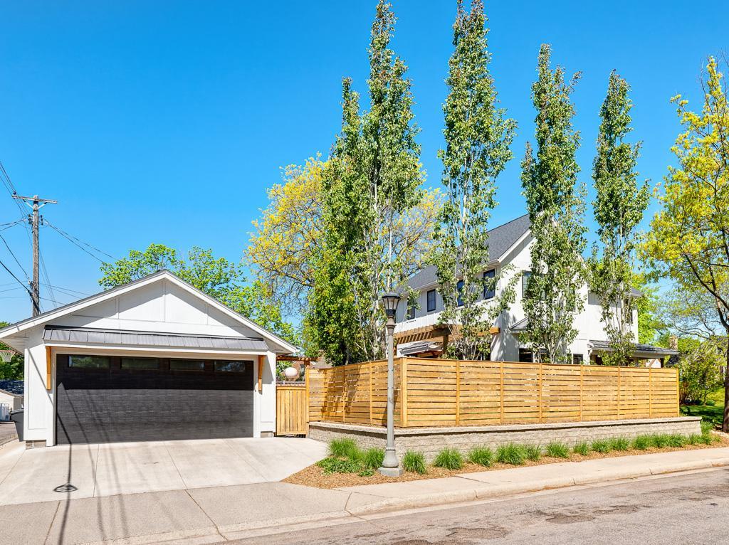 Saint Paul, Minnesota, 55116, United States, 4 Bedrooms Bedrooms, ,4 BathroomsBathrooms,Residential,Active,2052038