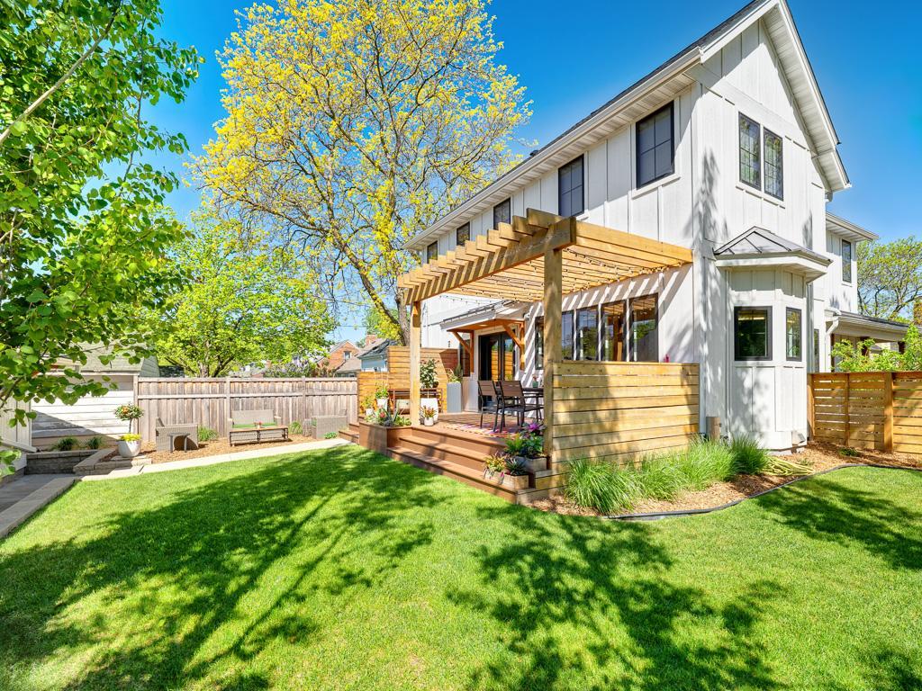Saint Paul, Minnesota, 55116, United States, 4 Bedrooms Bedrooms, ,4 BathroomsBathrooms,Residential,Active,2052038