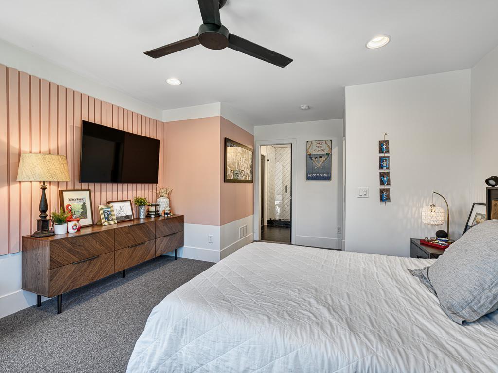Saint Paul, Minnesota, 55116, United States, 4 Bedrooms Bedrooms, ,4 BathroomsBathrooms,Residential,Active,2052038