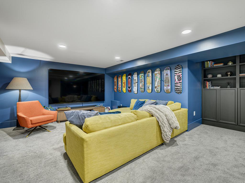 Saint Paul, Minnesota, 55116, United States, 4 Bedrooms Bedrooms, ,4 BathroomsBathrooms,Residential,Active,2052038