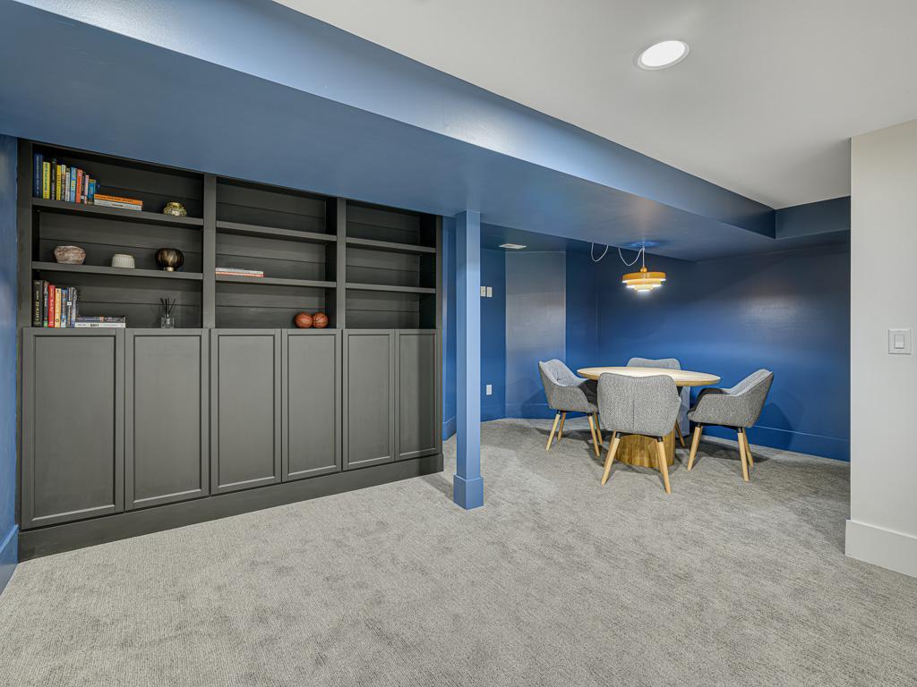 Saint Paul, Minnesota, 55116, United States, 4 Bedrooms Bedrooms, ,4 BathroomsBathrooms,Residential,Active,2052038