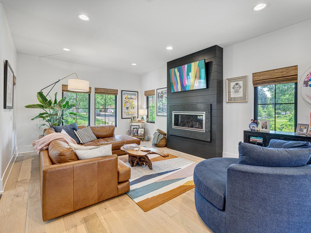 Saint Paul, Minnesota, 55116, United States, 4 Bedrooms Bedrooms, ,4 BathroomsBathrooms,Residential,Active,2052038