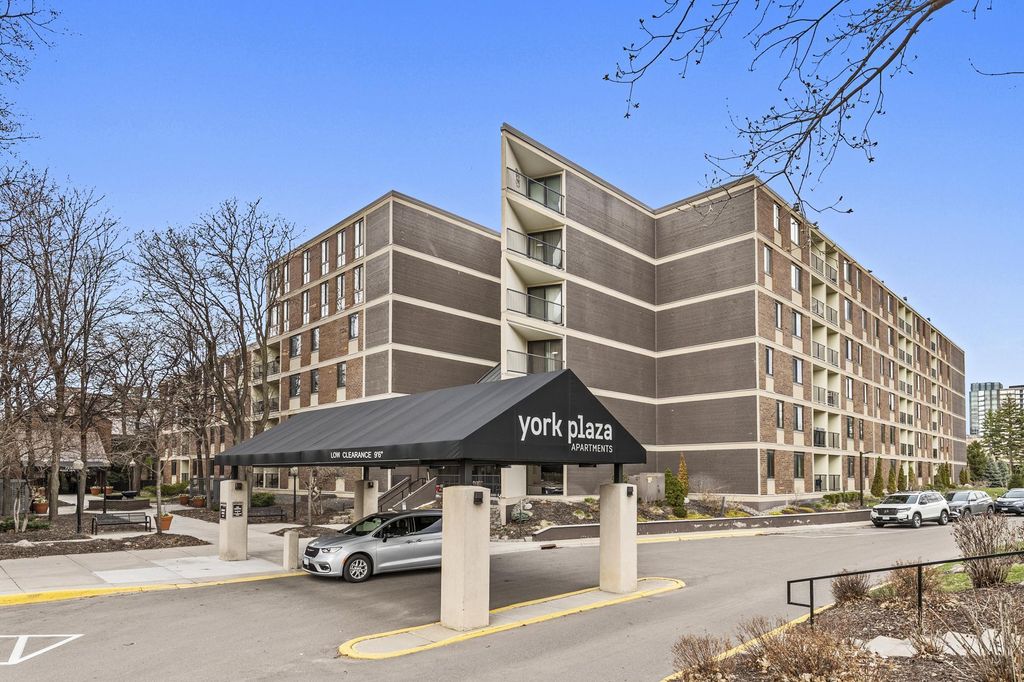 Photo of 7200 York Avenue S #220, Edina, MN 55435 (MLS # 7017397)