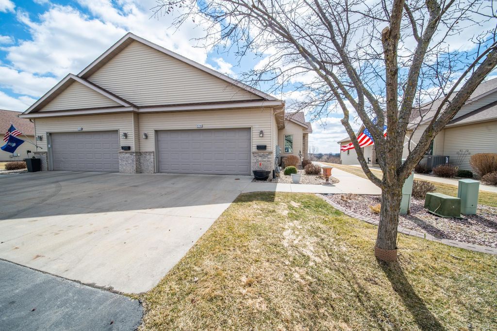 Photo of 2714 Century Ct NE Ct, Rochester, MN 55906 (MLS # 7046336)