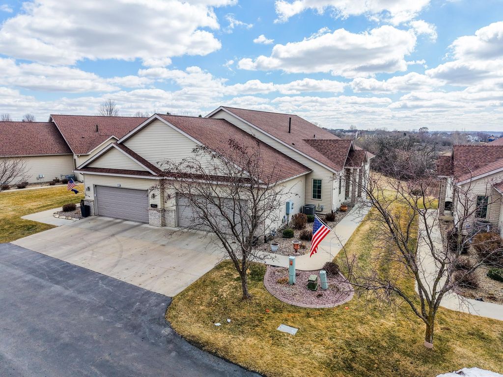 Photo of 2714 Century Ct NE Ct, Rochester, MN 55906 (MLS # 7046336)