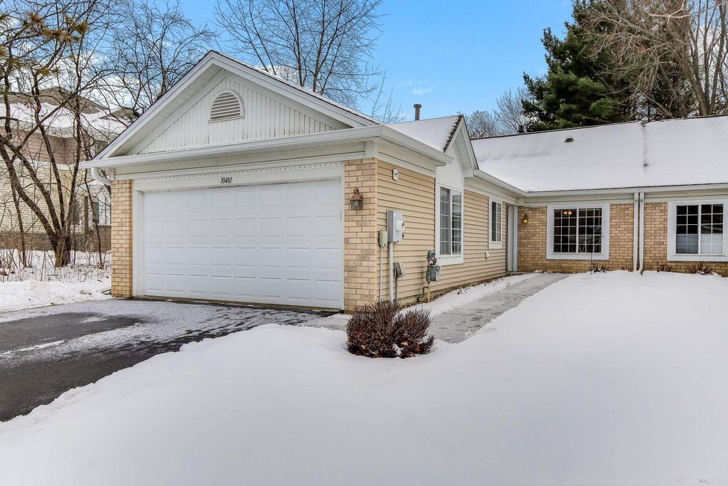 Photo of 10481 Bay View Lane, Woodbury, MN 55129 (MLS # 7024556)