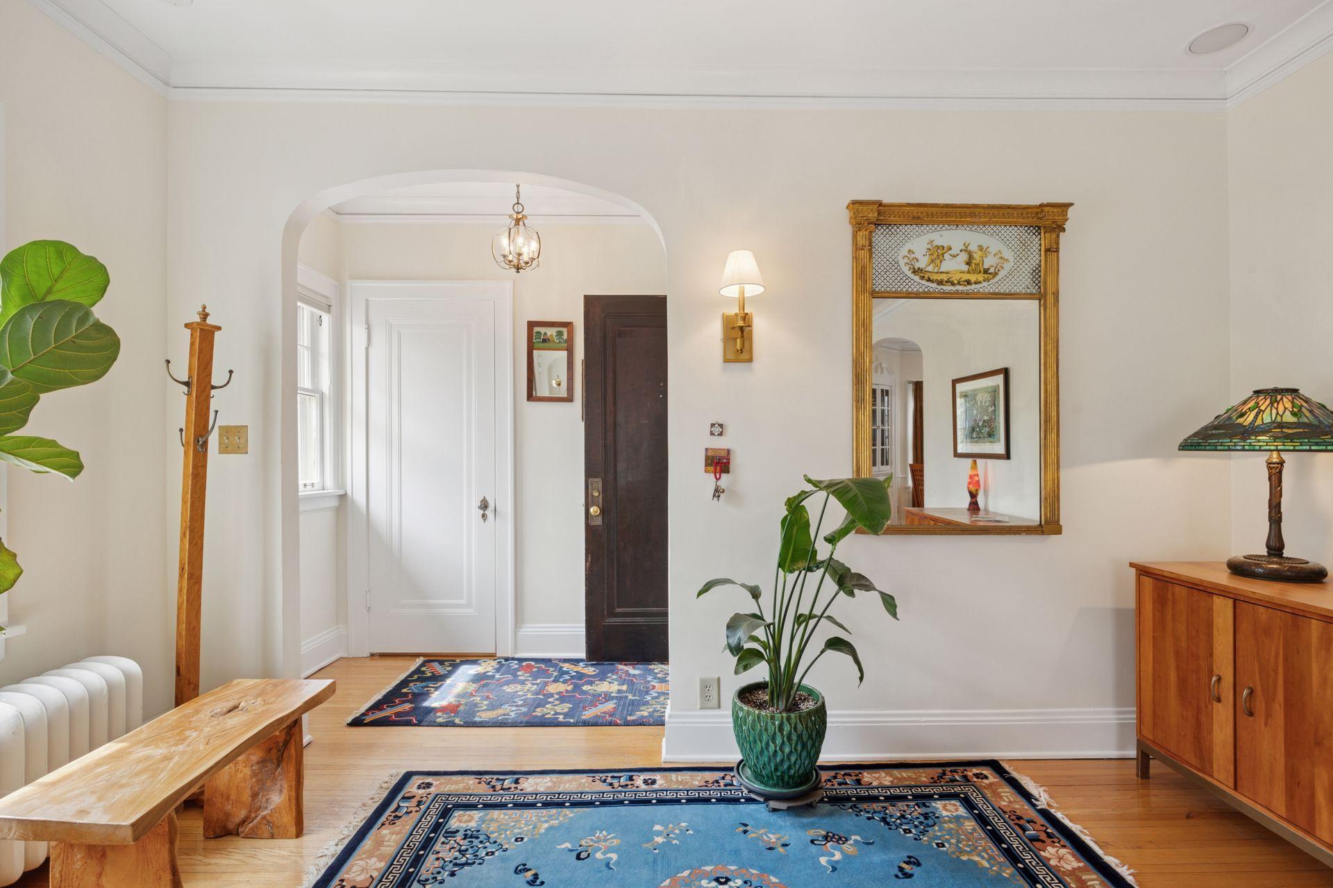 1917 Summit Avenue 2