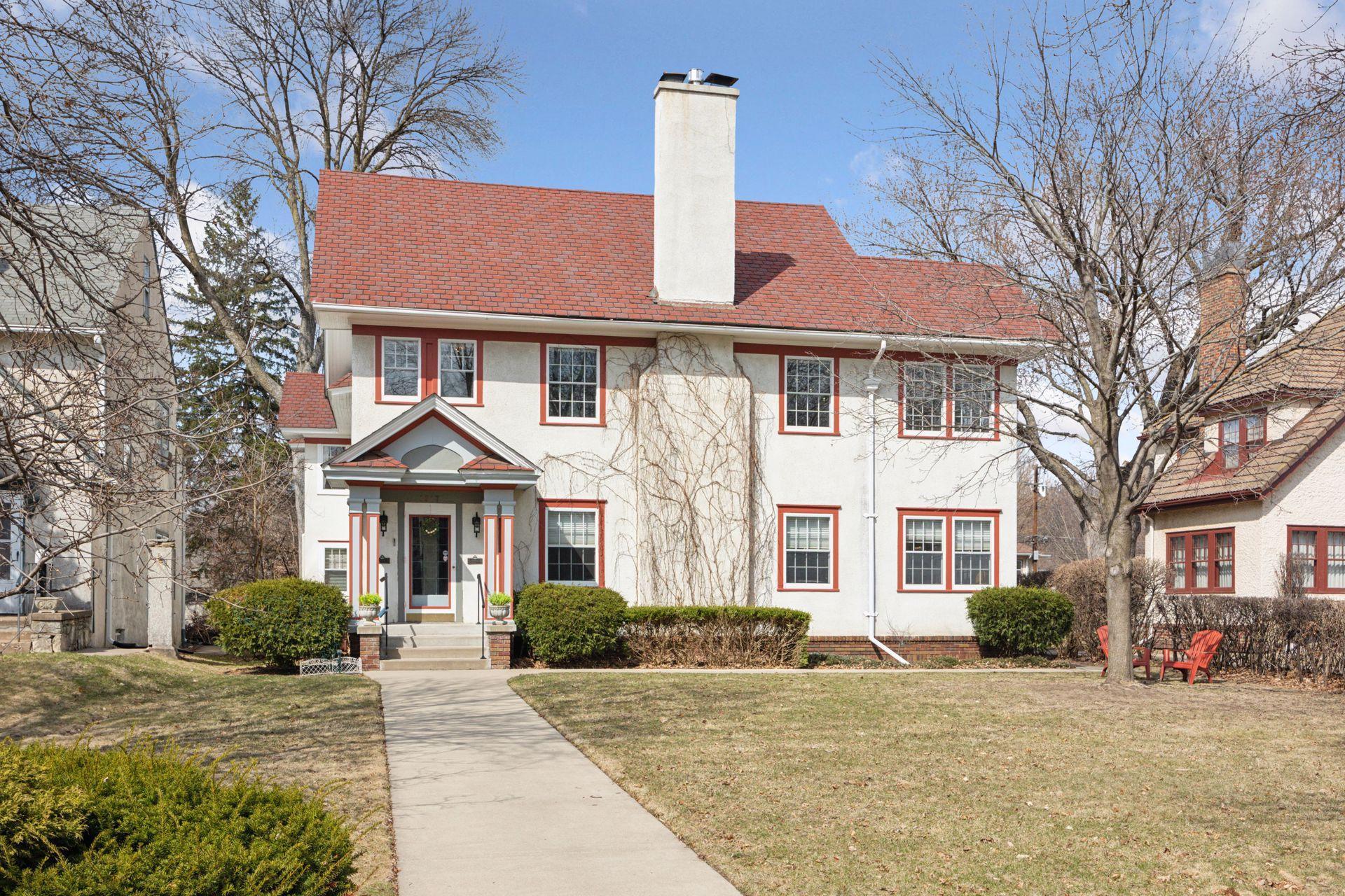 1917 Summit Avenue 2