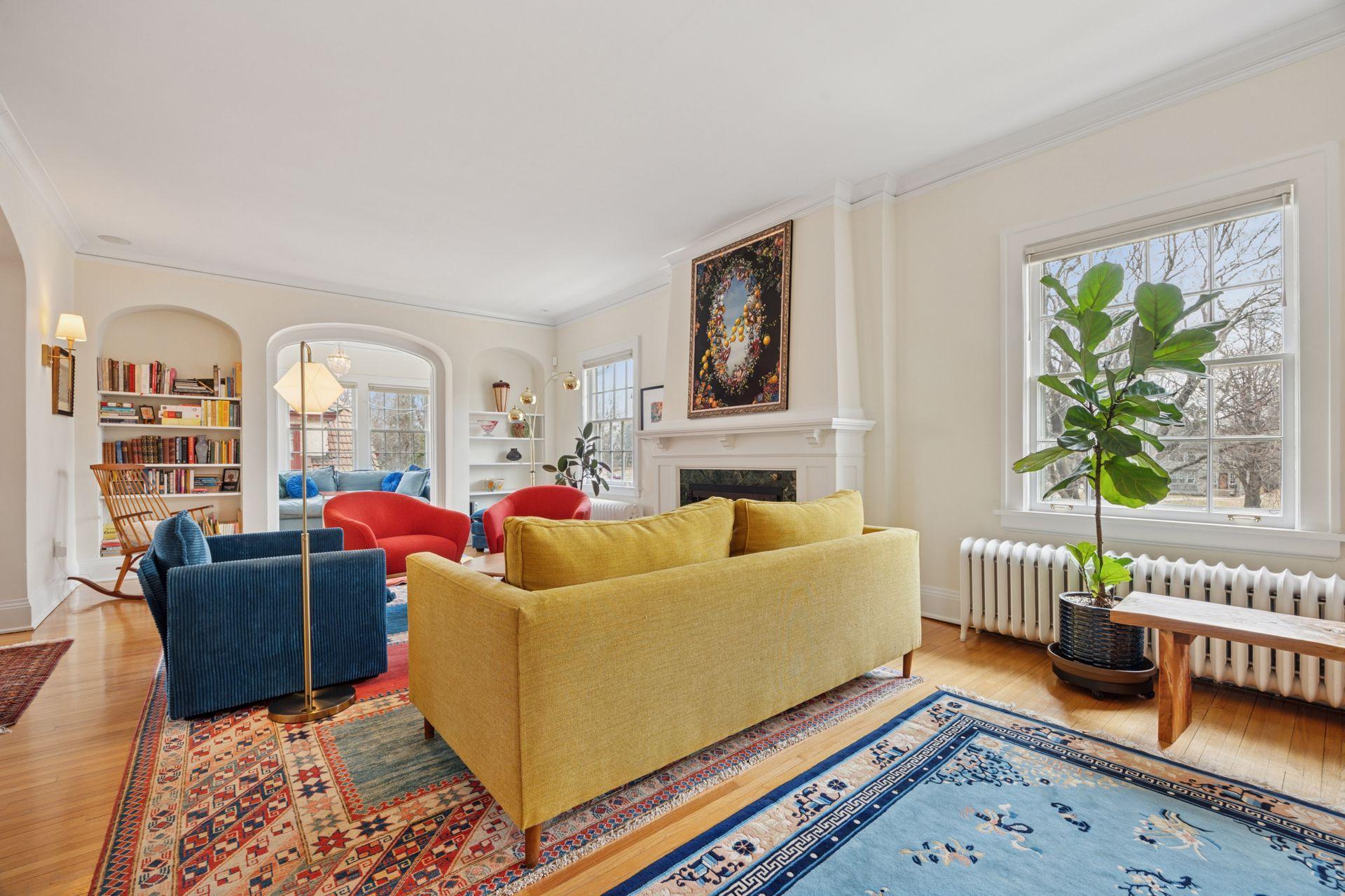 1917 Summit Avenue 2