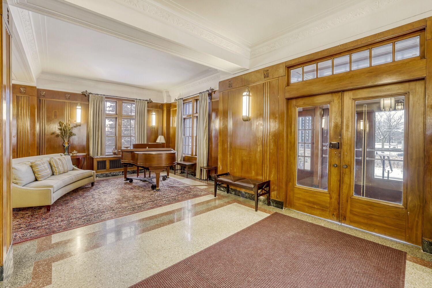 2615 Park Avenue 307