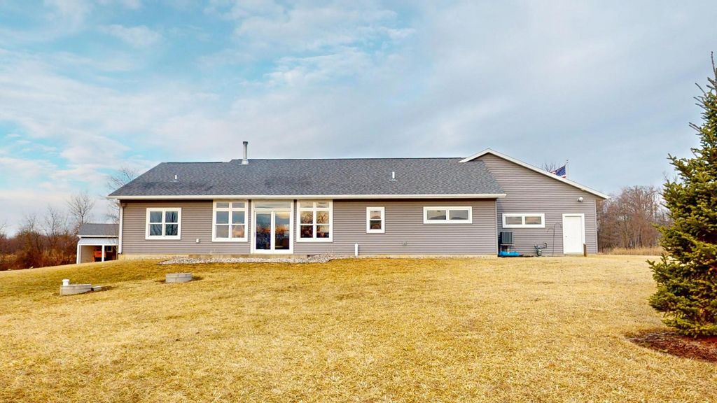 Photo of N16040 County Road K, Gale Twp, WI 54630 (MLS # 7025402)