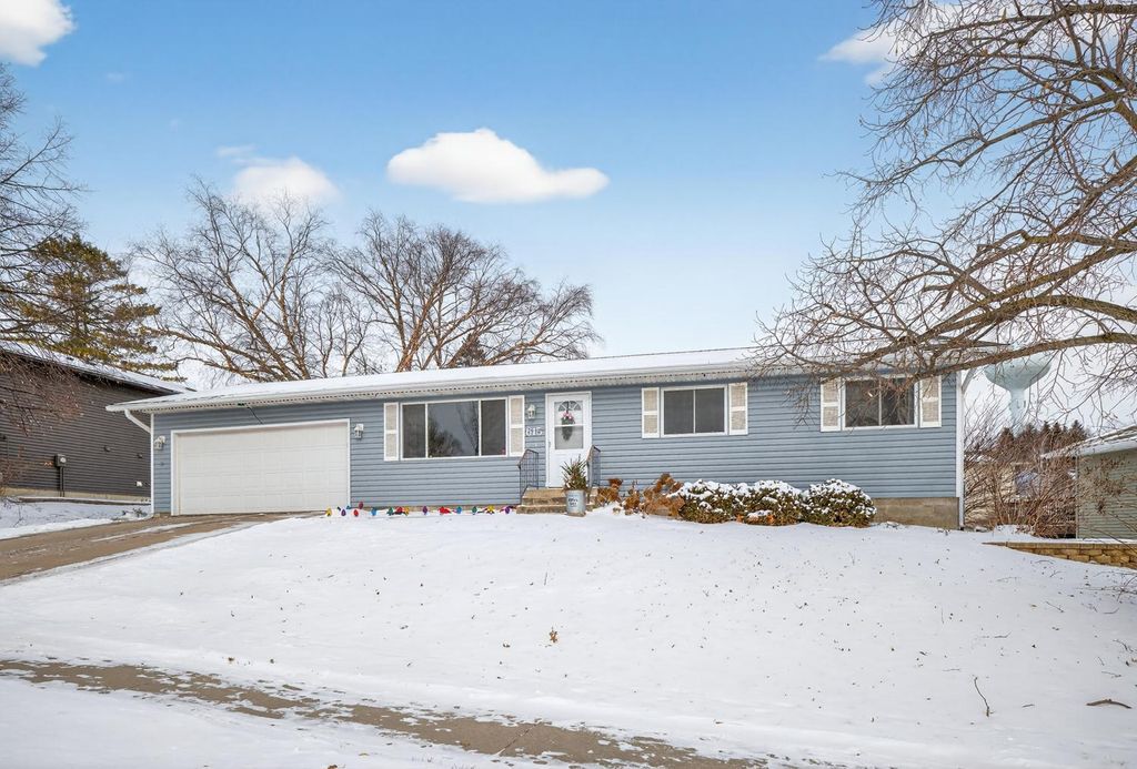 Photo of 615 Meadow Run Drive SW, Rochester, MN 55902 (MLS # 7010543)