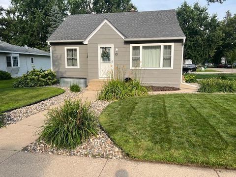 Photo of 800 N Marshall Avenue, Litchfield, MN 55355 (MLS # 6819732)