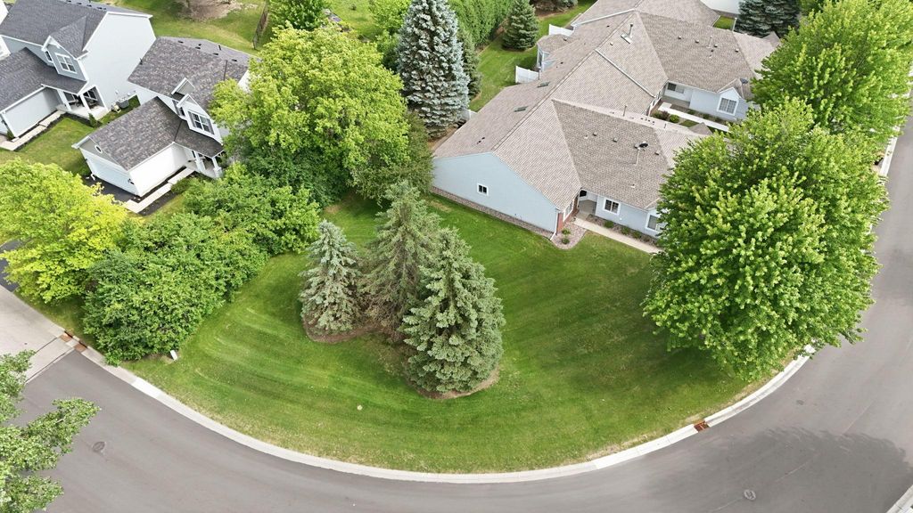 Photo of 762 Lake Ridge Drive, Woodbury, MN 55129 (MLS # 7100028)
