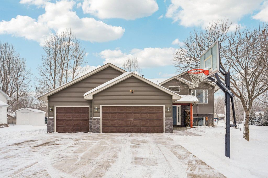 Photo of 29614 Nathan Avenue, Lindstrom, MN 55045 (MLS # 6826561)