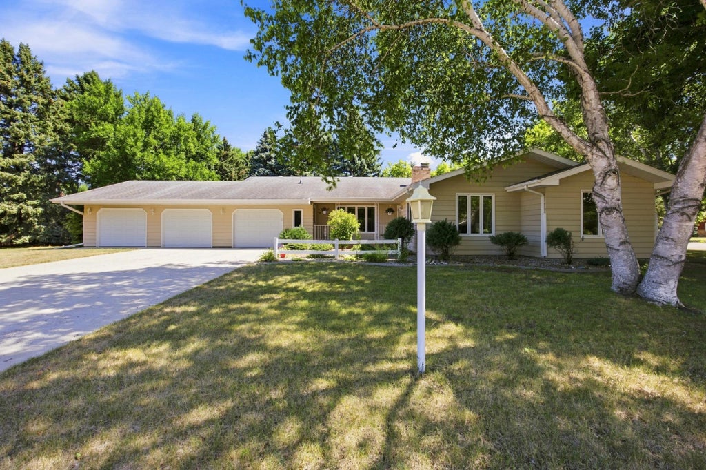 Photo of 3206 Rivershore Drive S, Moorhead, MN 56560 (MLS # 7129762)