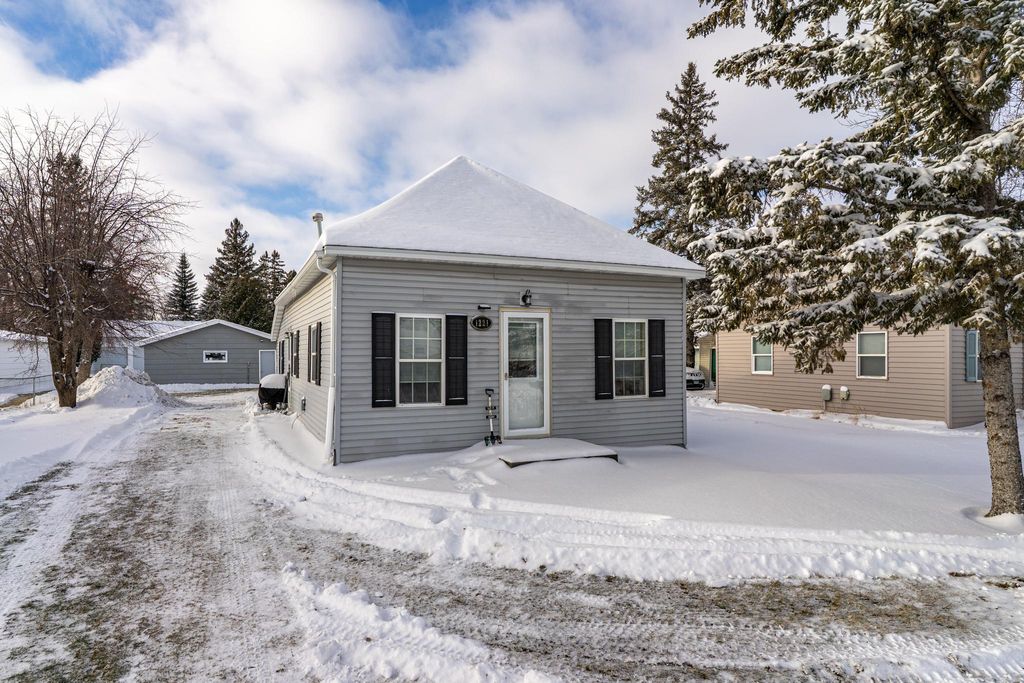 Photo of 1221 Knight Avenue N, Thief River Falls, MN 56701 (MLS # 7002196)