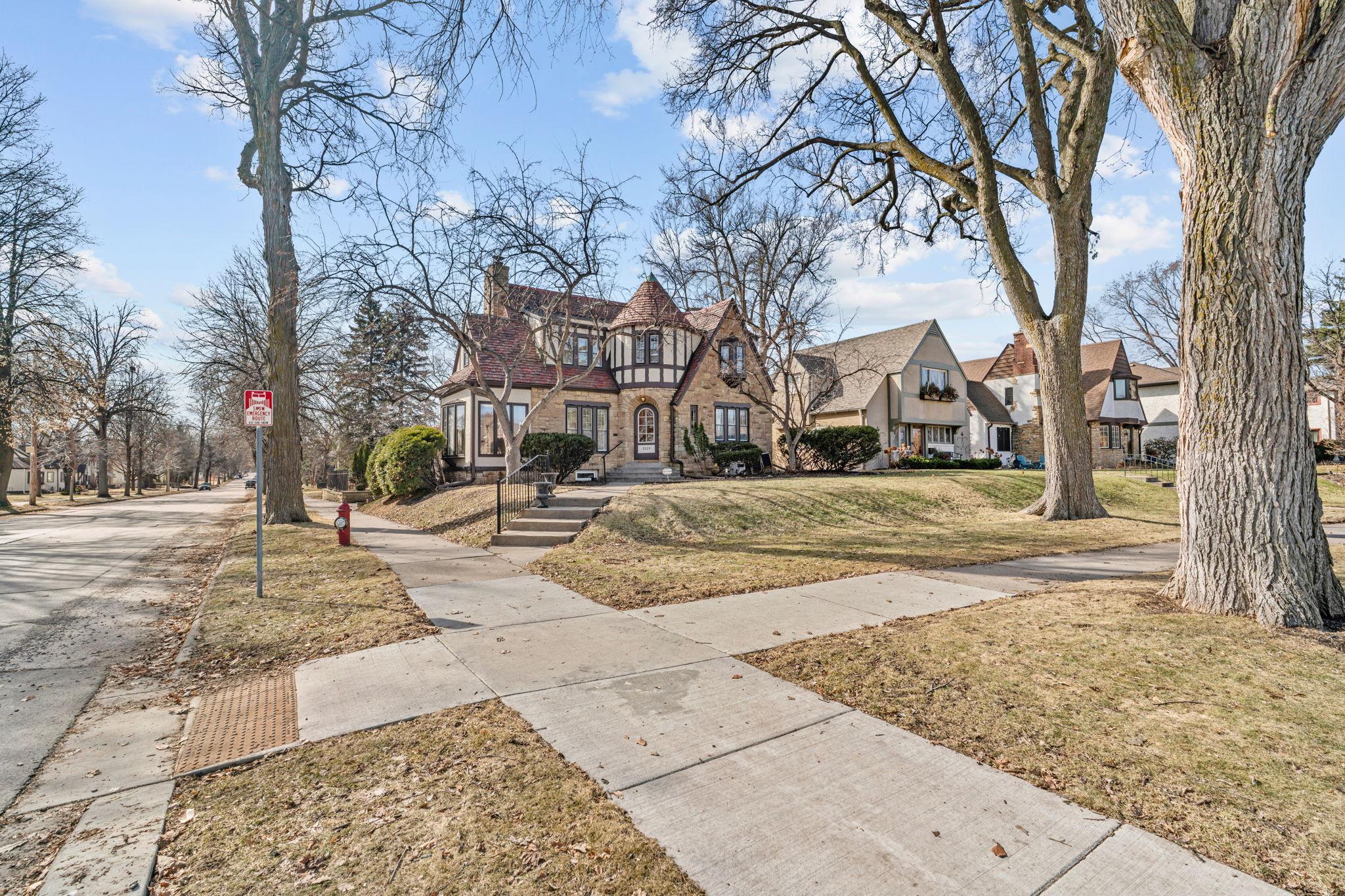 2220 Saint Anthony Parkway