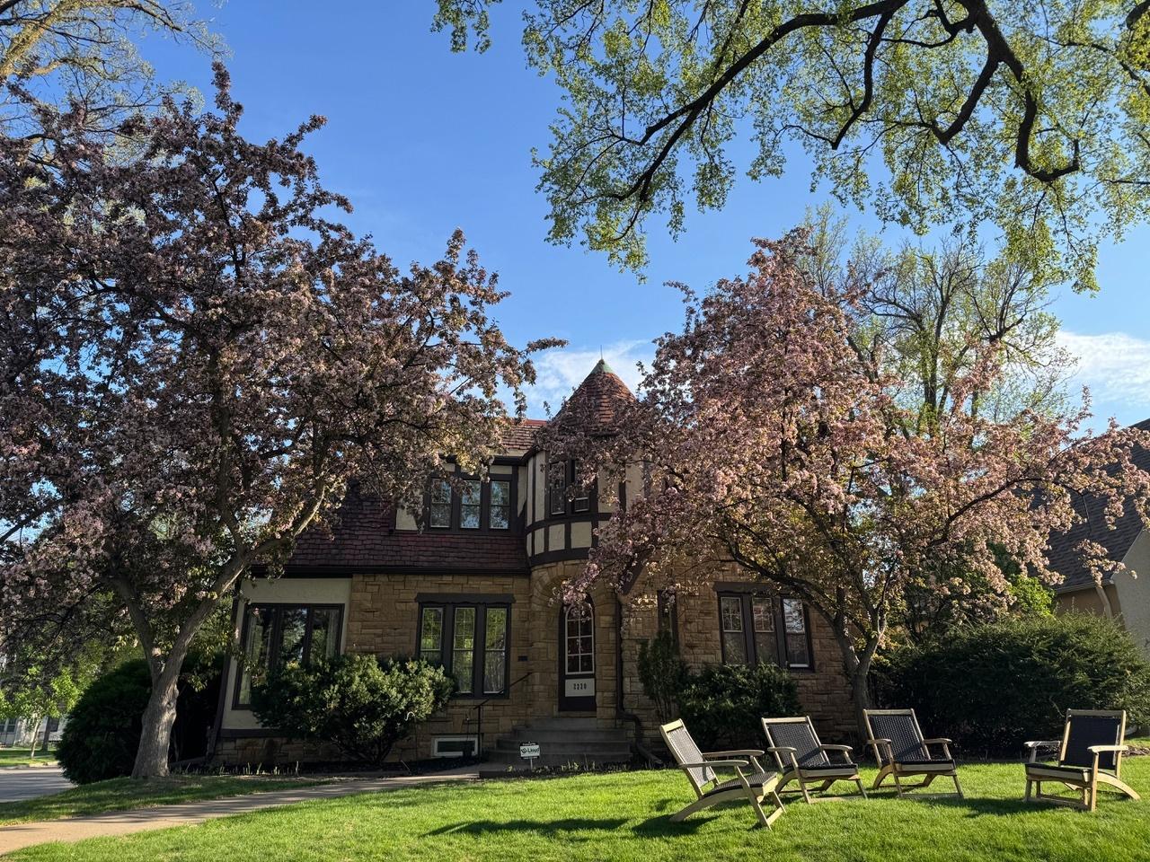 2220 Saint Anthony Parkway