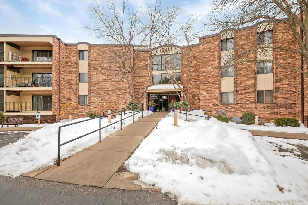 Photo of 10451 Greenbrier Road #211, Minnetonka, MN 55305 (MLS # 7020608)