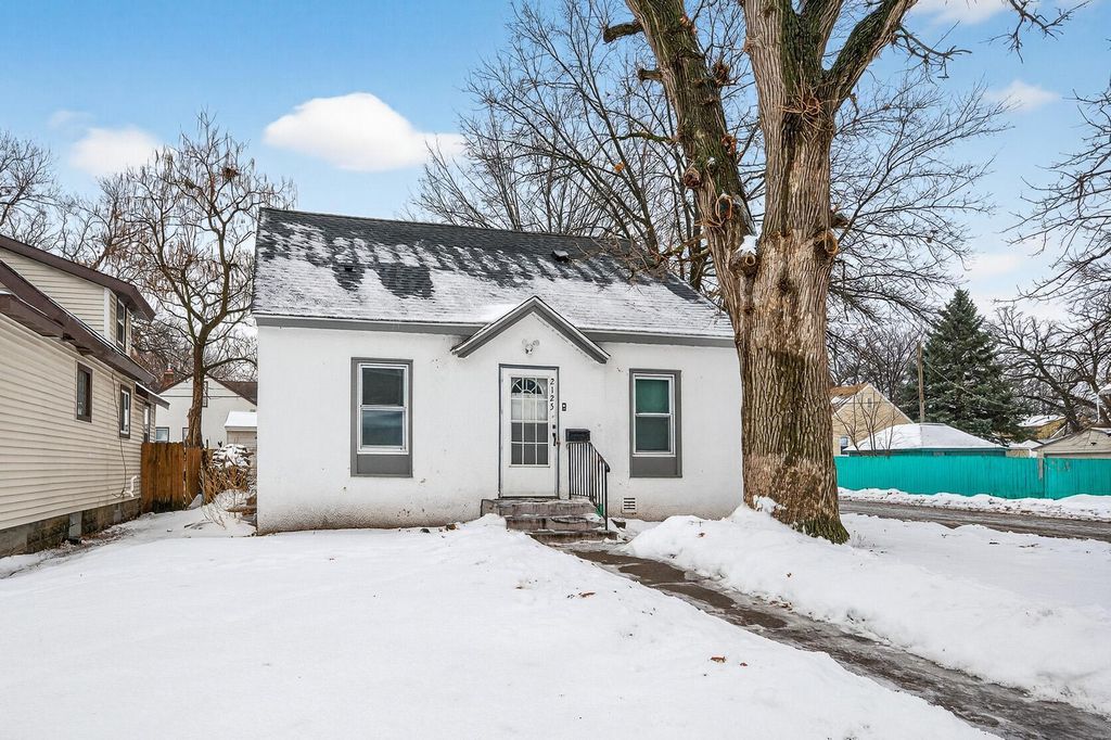 Photo of 2125 44th Avenue N, Minneapolis, MN 55412 (MLS # 7000319)