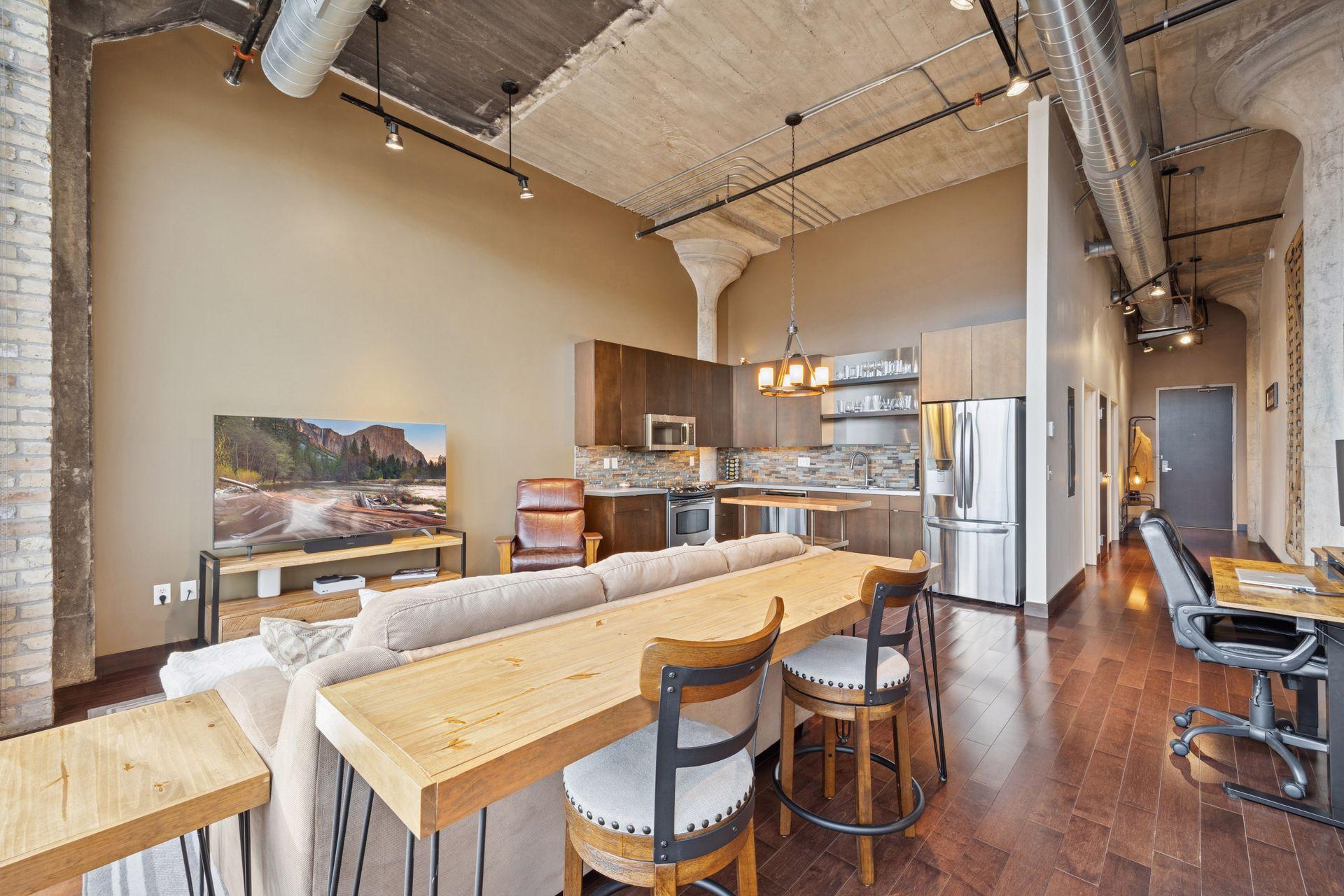 618 Washington Avenue N 602