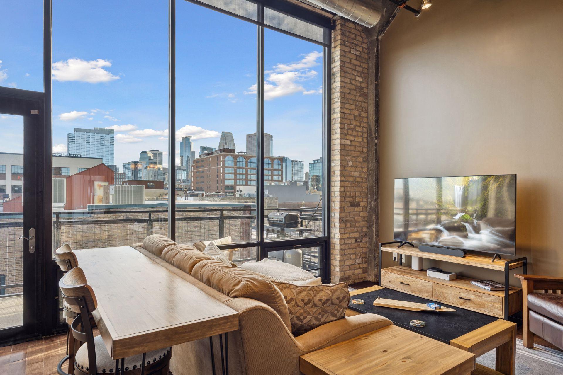 618 Washington Avenue N 602