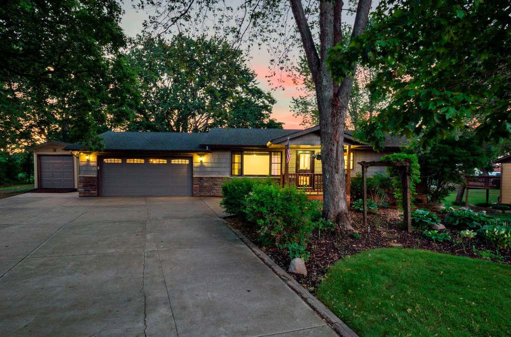Photo of 6757 Newcomb Avenue NW, Annandale, MN 55302 (MLS # 7082431)