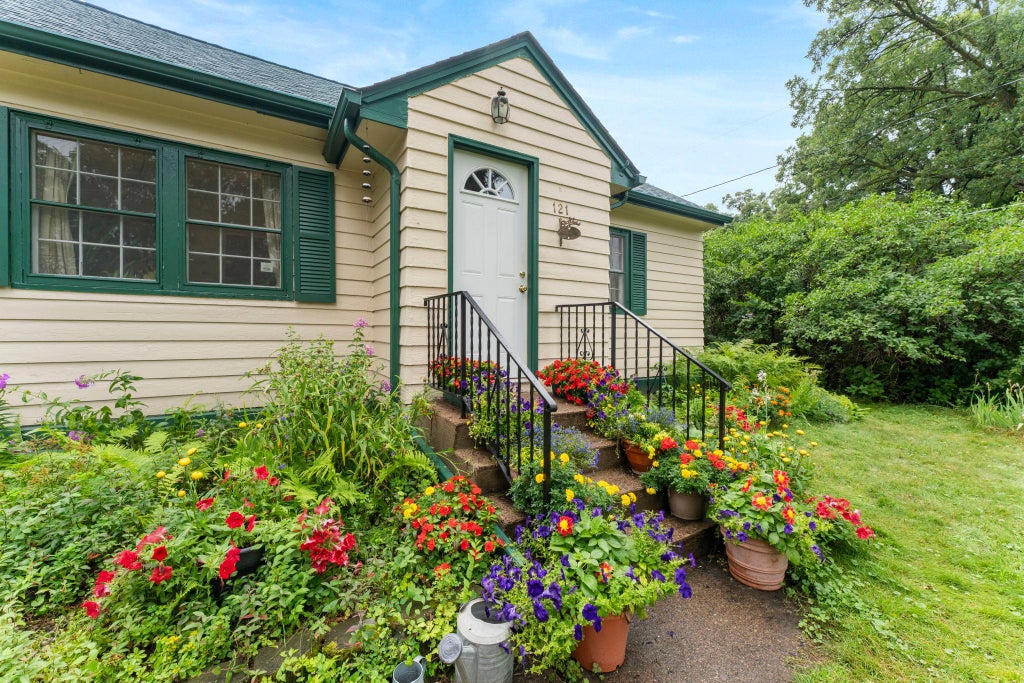 Photo of 121 6th Avenue NE, Cambridge, MN 55008 (MLS # 7123072)