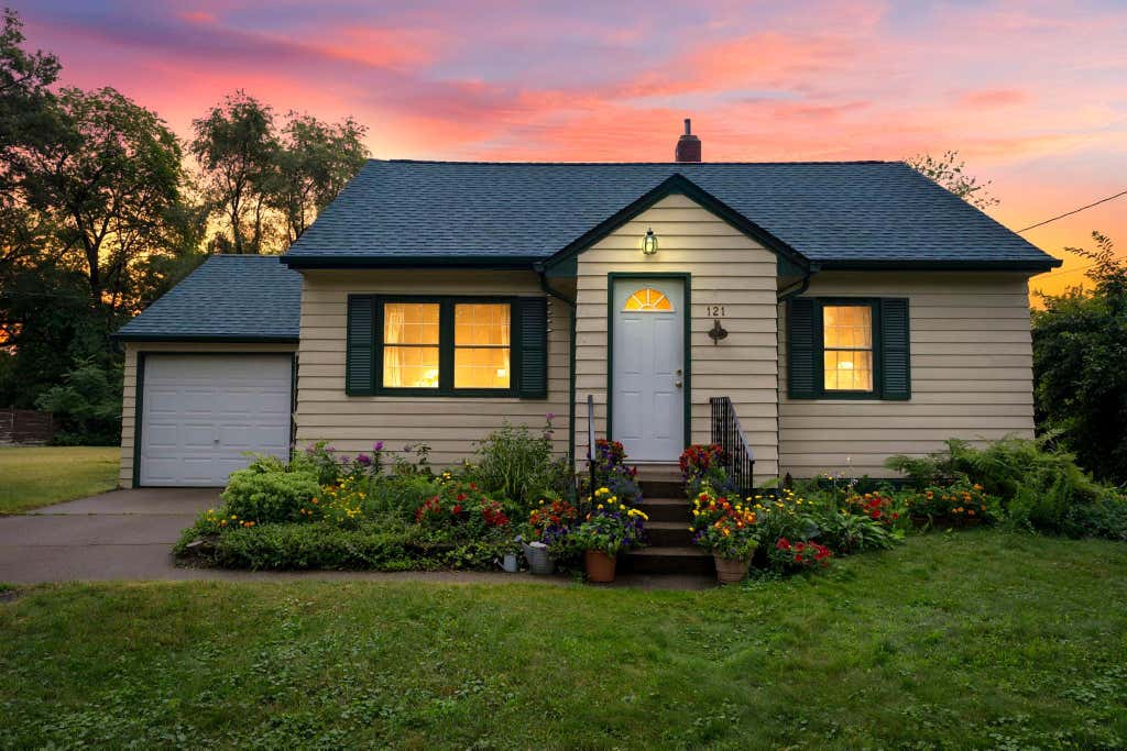 Photo of 121 6th Avenue NE, Cambridge, MN 55008 (MLS # 7123072)