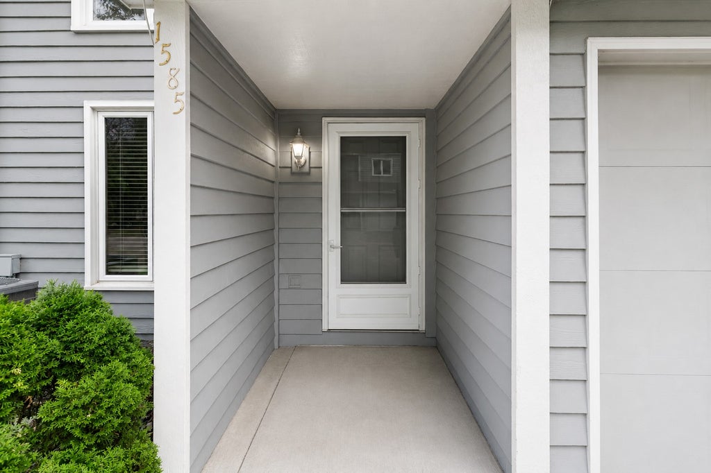 Photo of 1585 Millpond Court, Chaska, MN 55318 (MLS # 7115860)
