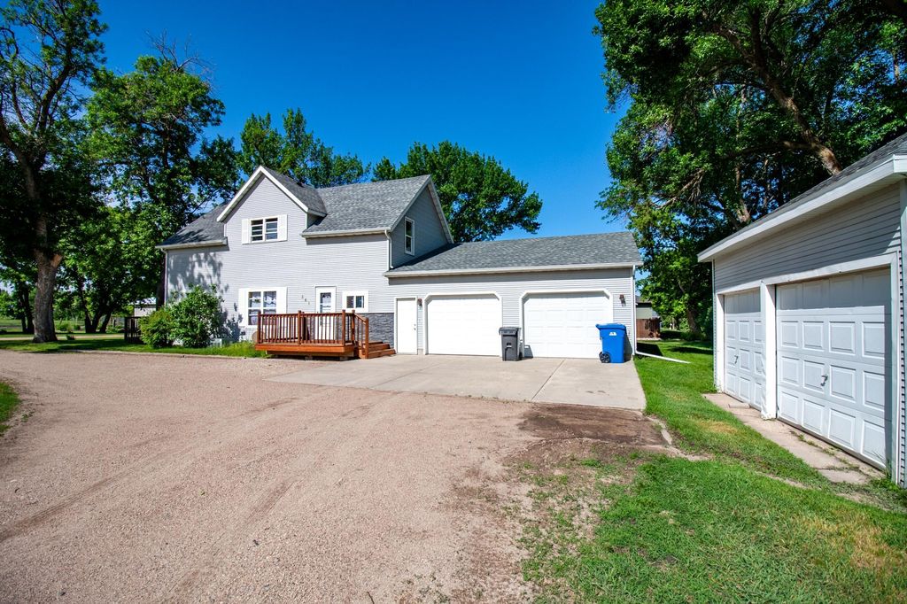 Photo of 301 2nd Avenue SW, Barnesville, MN 56514 (MLS # 7090132)