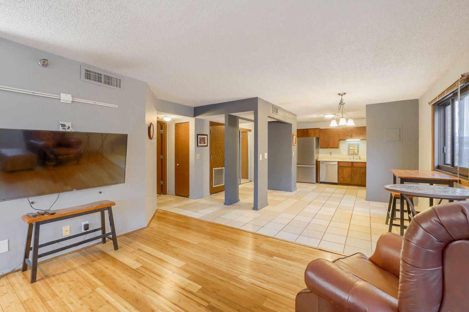 26 10th Street W 302