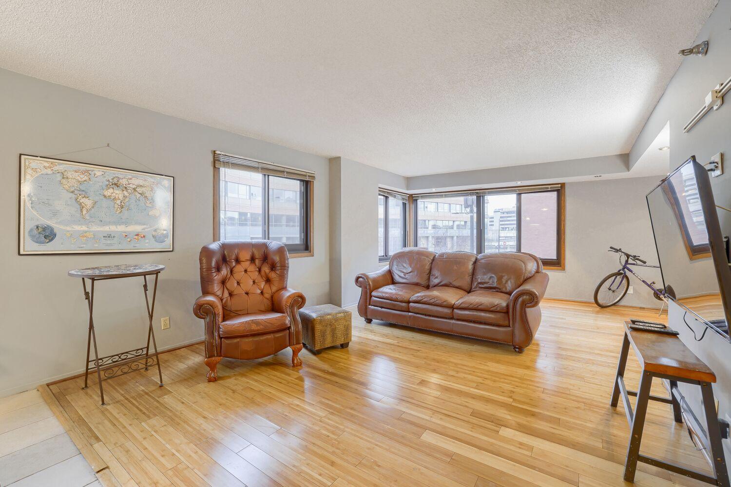 26 10th Street W 302