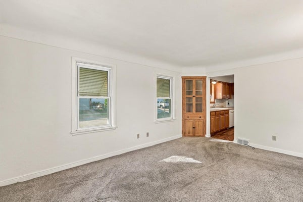 1049 GORMAN AVE, SAINT PAUL, MN 55118 - Image 656ba1061eaec03e8bbe96c06ae1f1dc/2904358010