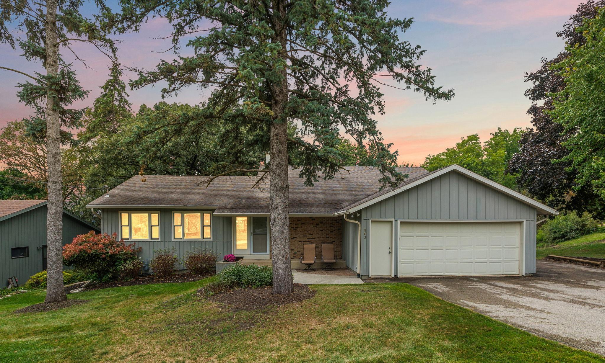 803 Sierra Lane NE