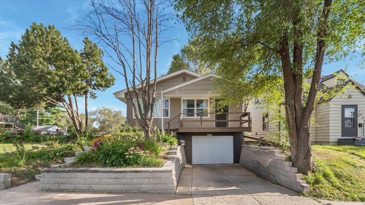 1950 Case Avenue E