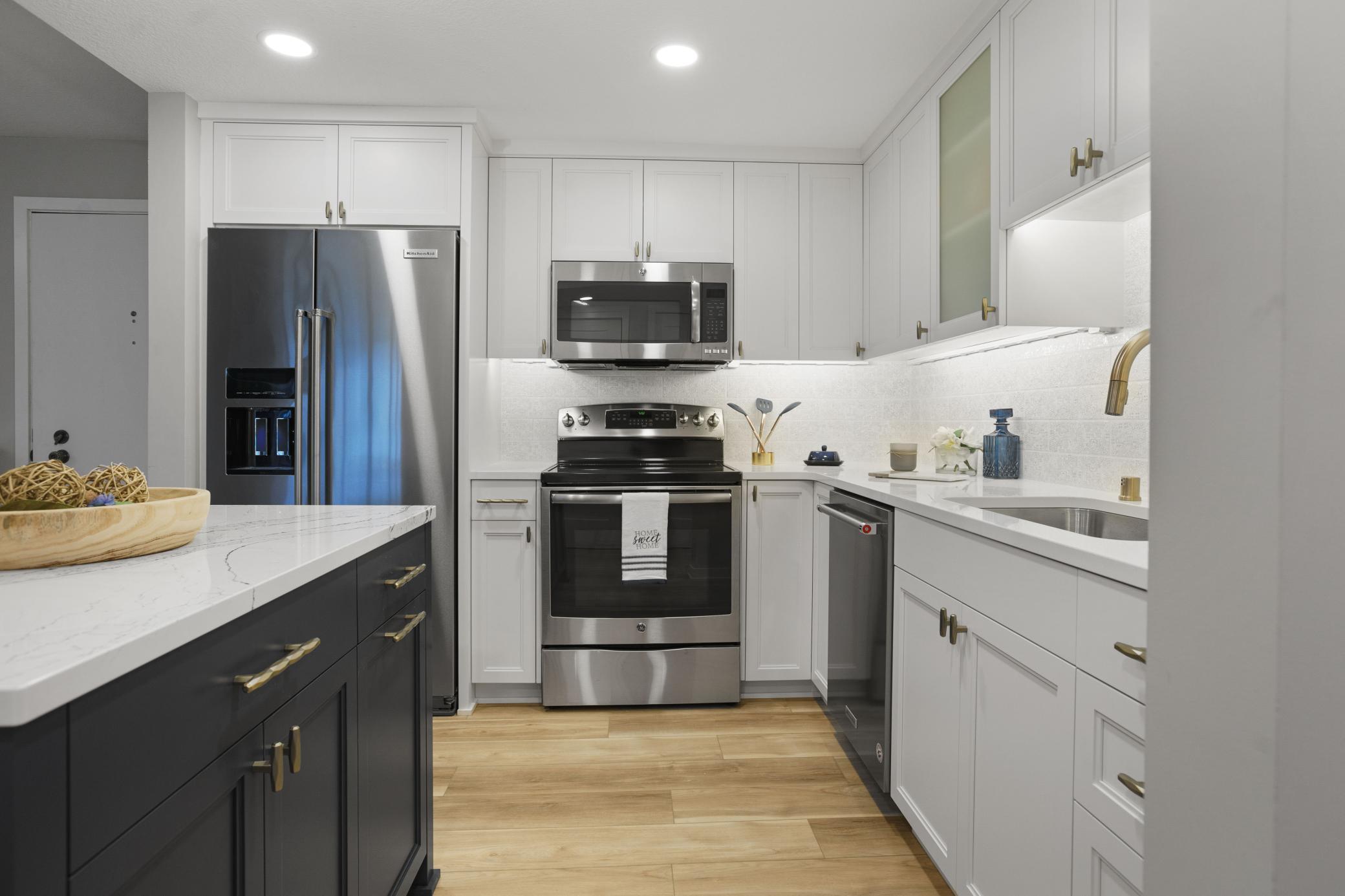 4075 W 51st Street 302