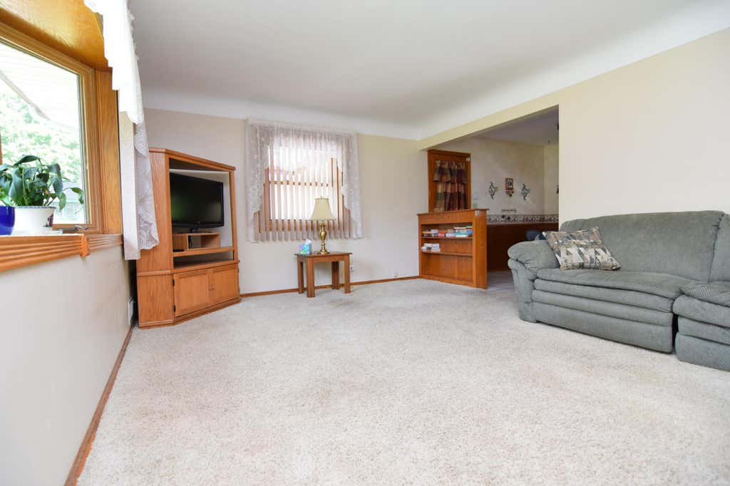 Photo of 13702 Shirley Drive, Burnsville, MN 55337 (MLS # 7096137)