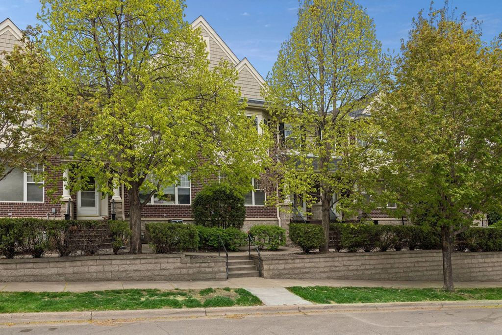 Photo of 6090 16th Street W #904, Saint Louis Park, MN 55416 (MLS # 7068558)