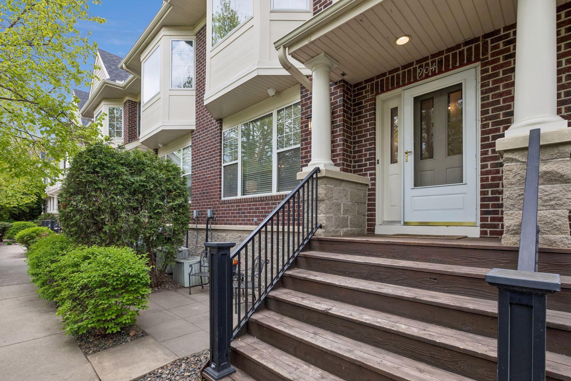 6090 16th Street W 904