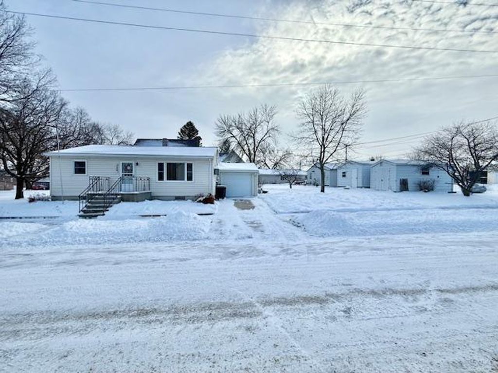 Photo of 320 W 3rd Street, Morton, MN 56270 (MLS # 6822881)