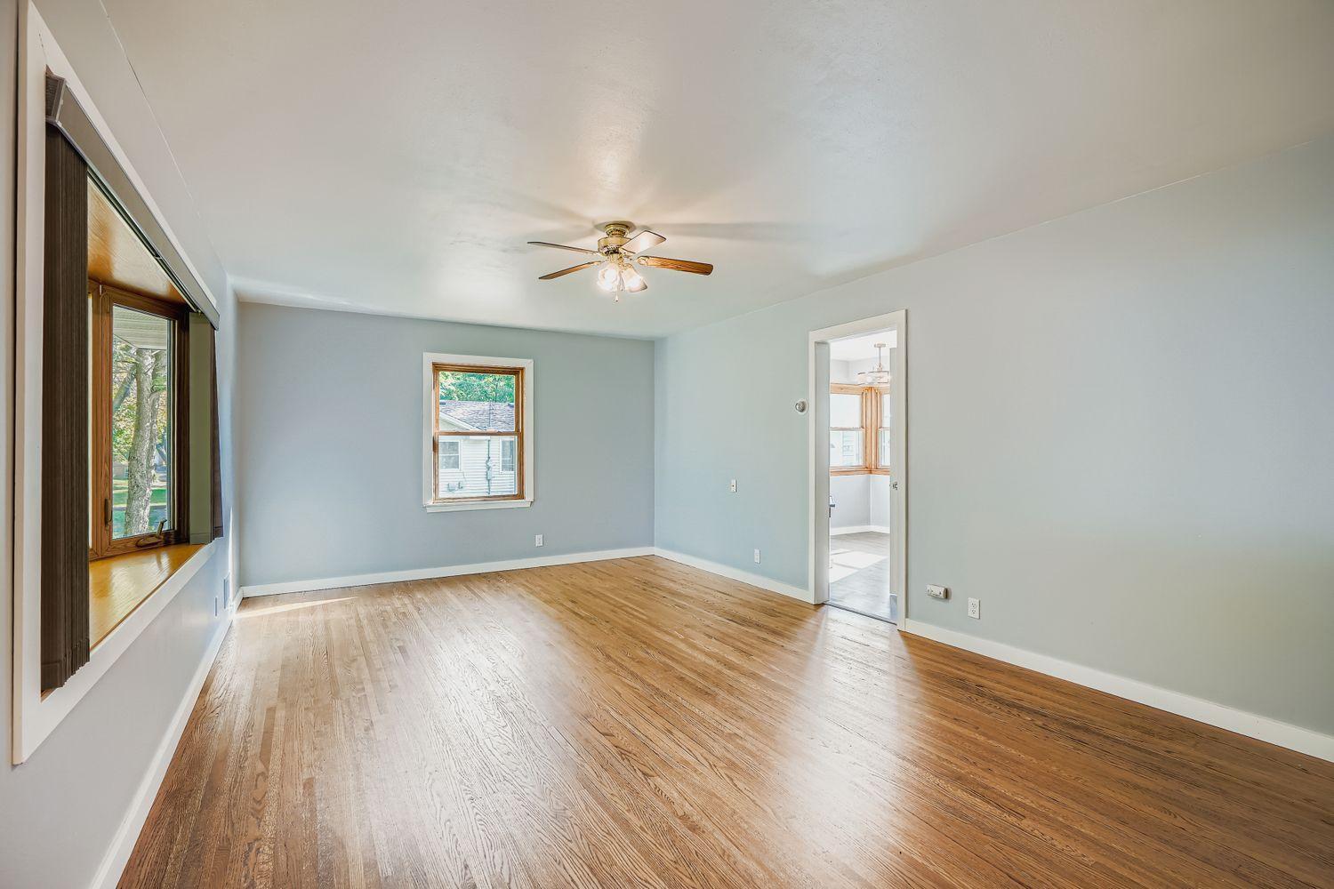 11024 Little Avenue S