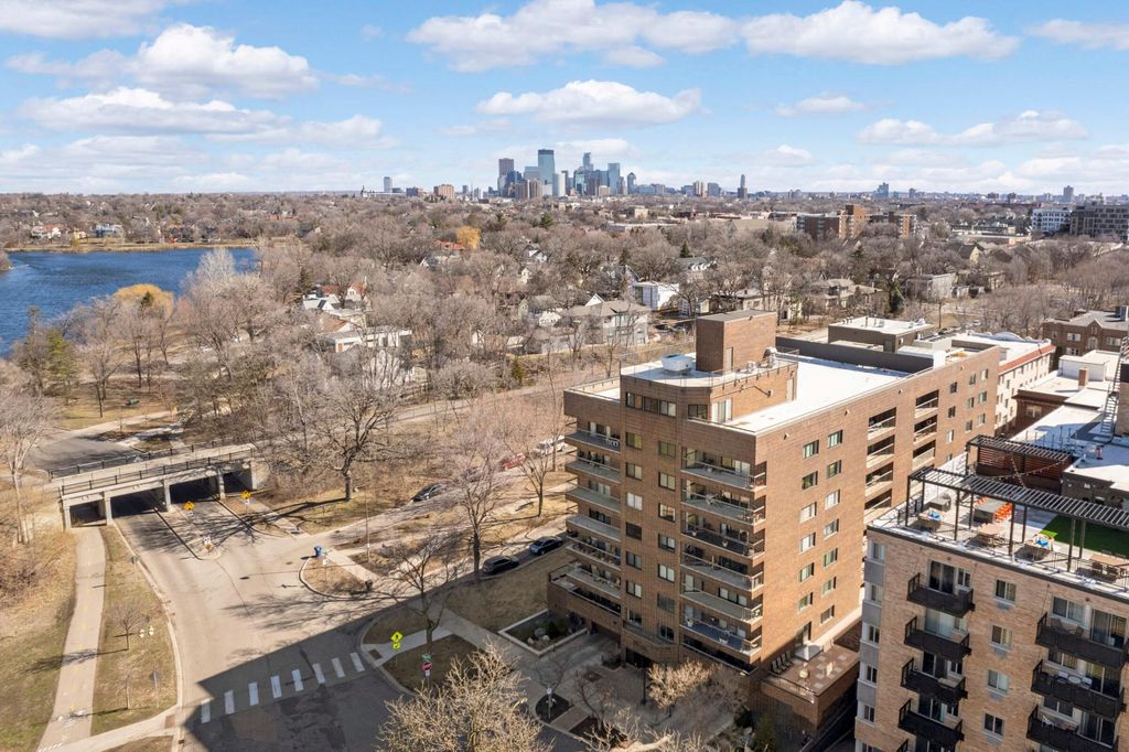 Photo of 2885 Knox Avenue S #203, Minneapolis, MN 55408 (MLS # 7046640)