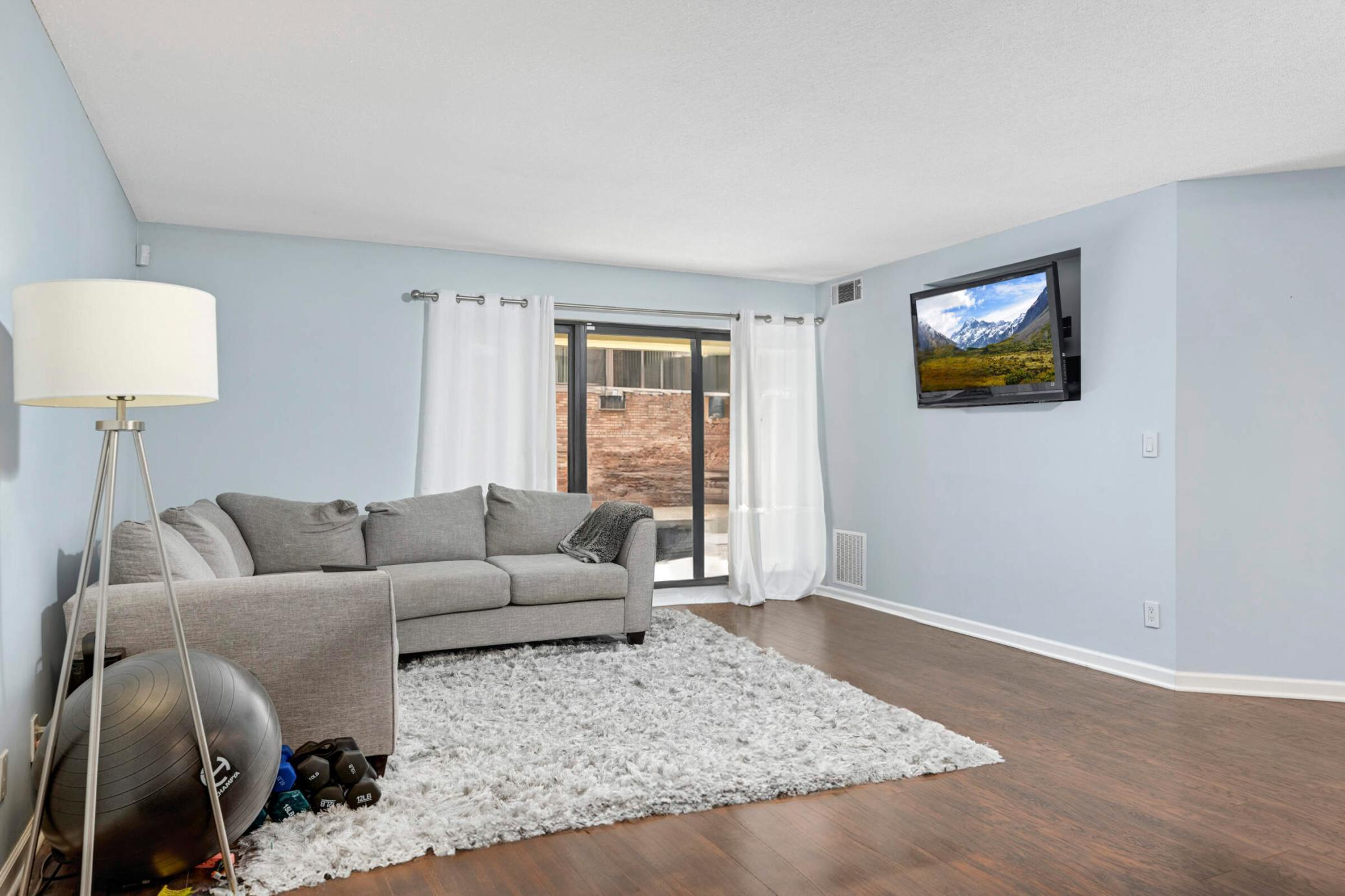 2885 Knox Avenue S 203