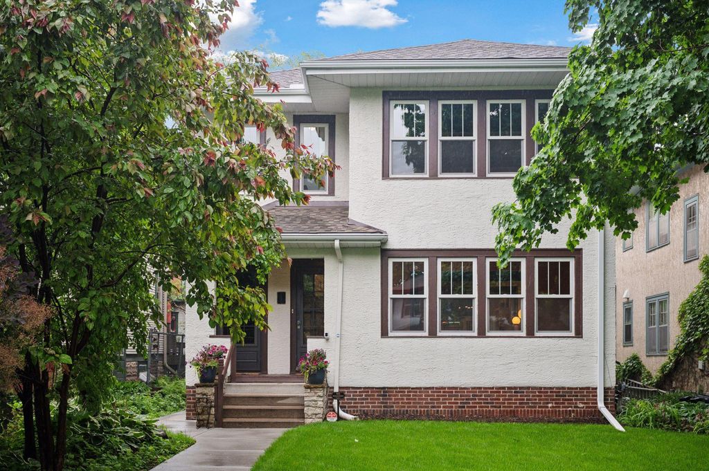 Photo of 1455 Ashland Avenue, Saint Paul, MN 55104 (MLS # 7030328)