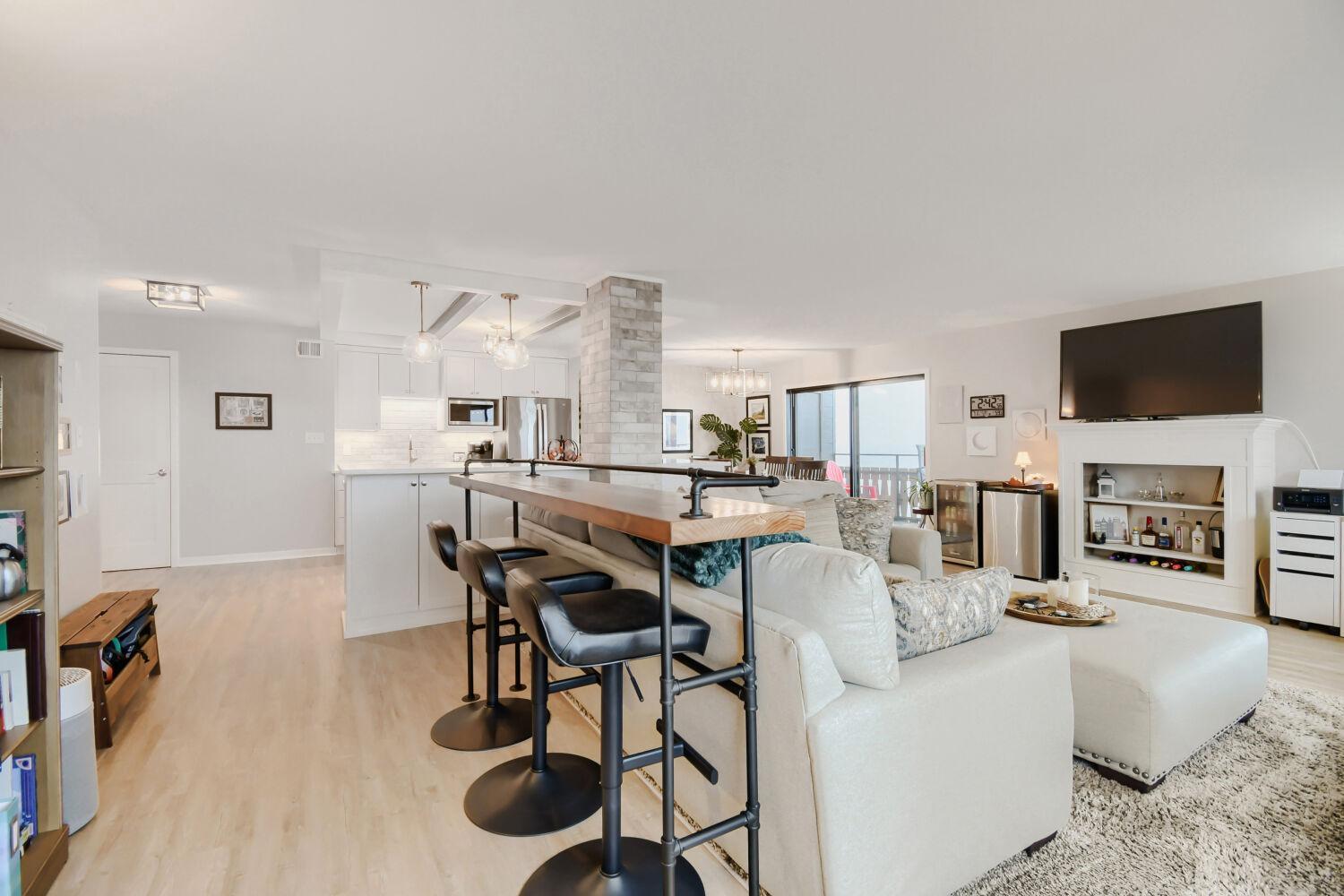 400 Groveland Avenue 2313
