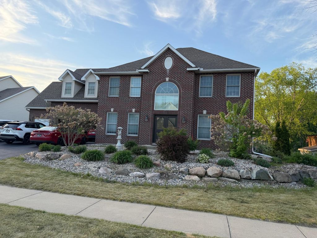 Photo of 6453 Oxford Road N, Shakopee, MN 55379 (MLS # 7075563)