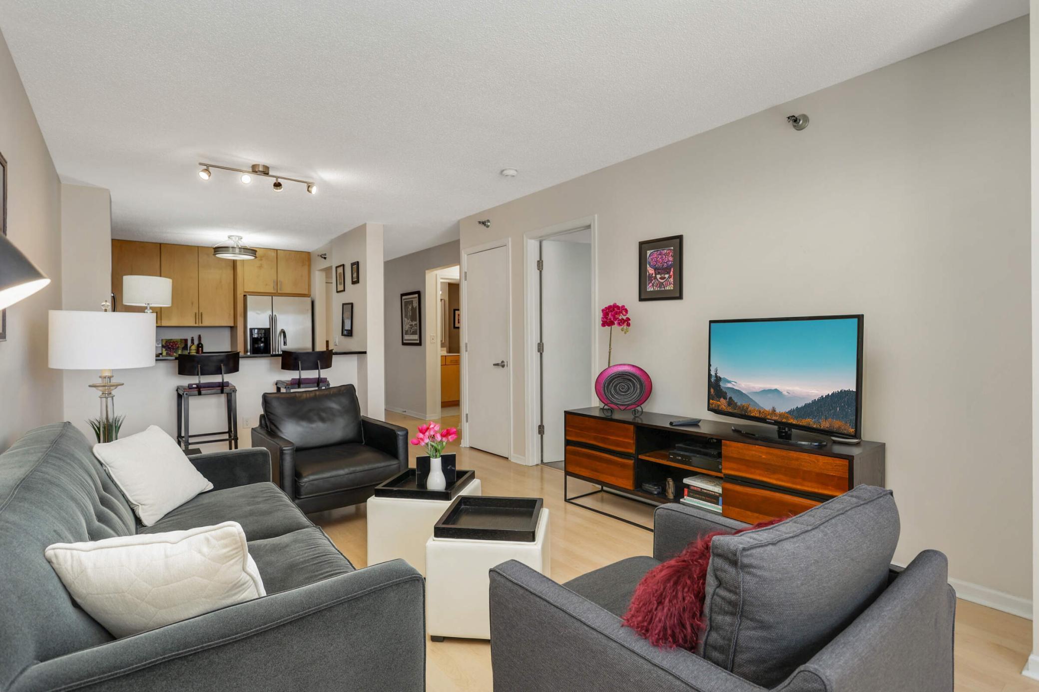 401 S 1st Street 1321